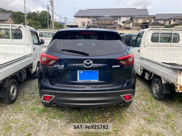 Mazda CX-5 2016-09 8741559-4