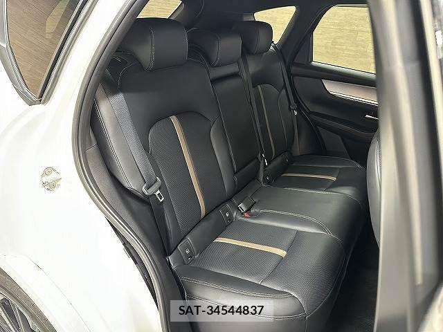 Mazda CX-60 2022-11 4138937-9