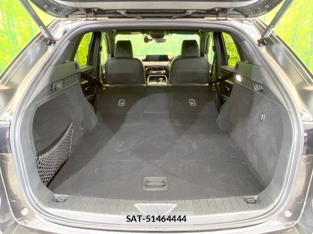 Mazda CX-60 2022-11 6671058-9