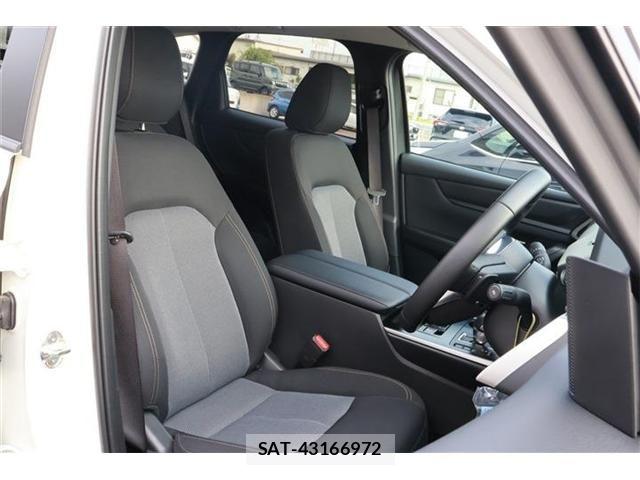 Mazda CX-60 2025-04 7217053-12