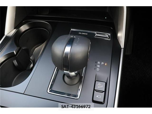 Mazda CX-60 2025-04 7217053-21