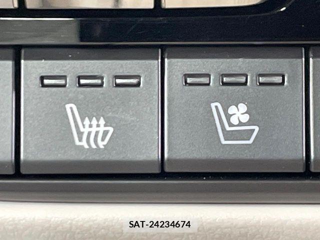 Mazda CX-60 2023-07 7217040-5