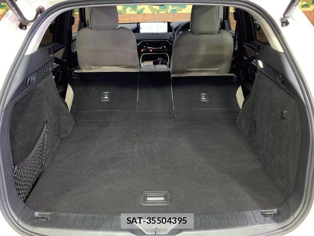 Mazda CX-60 2023-10 7357448-9