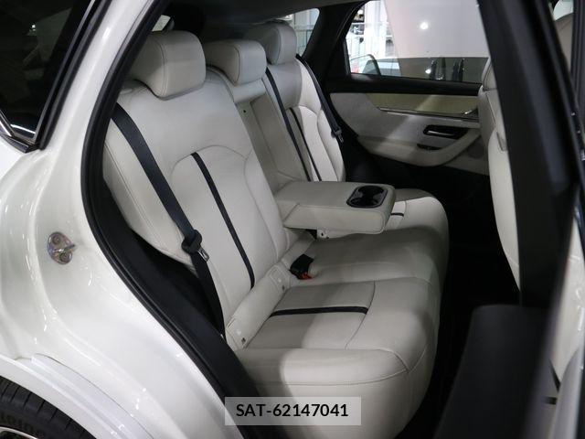 Mazda CX-60 2022-08 8411912-12