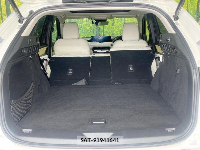 Mazda CX-60 2022-10 8741562-9