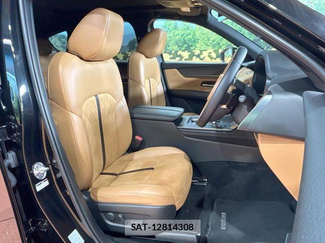 Mazda CX-60 2023-07 8883501-8