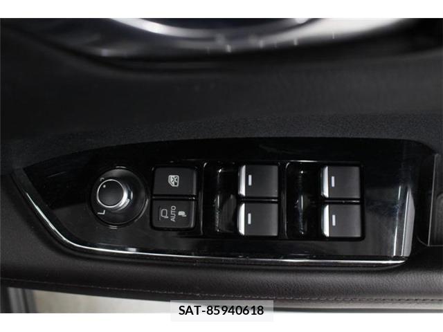Mazda CX-8 2018-01 6904030-28