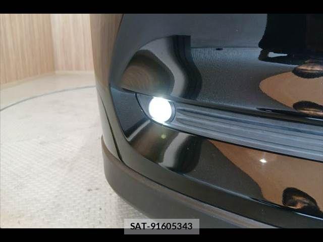 Mazda CX-8 2018-12 7217080-15