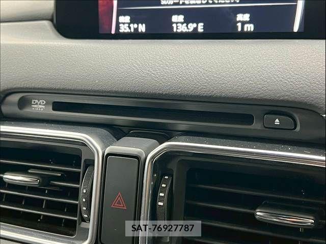 Mazda CX-8 2018-03 7500169-15