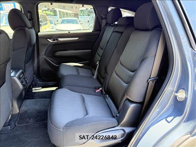 Mazda CX-8 2023-10 7508484-9