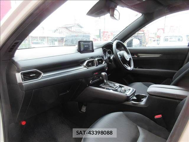 Mazda CX-8 2020-07 7616046-28