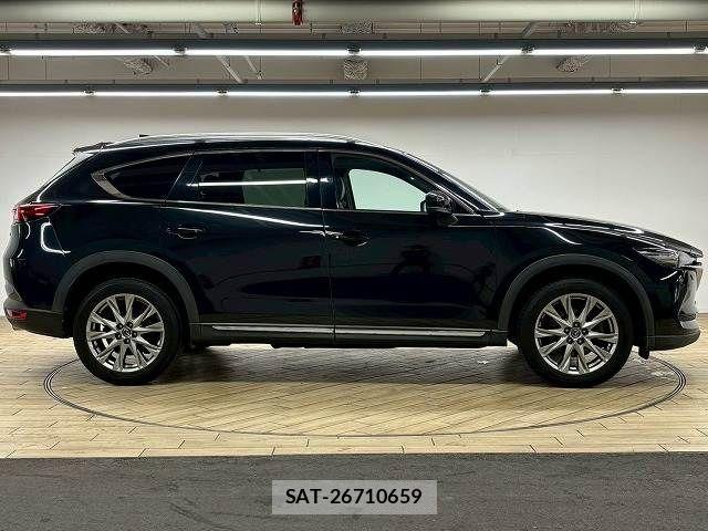 Mazda CX-8 2018-04 7961128-17