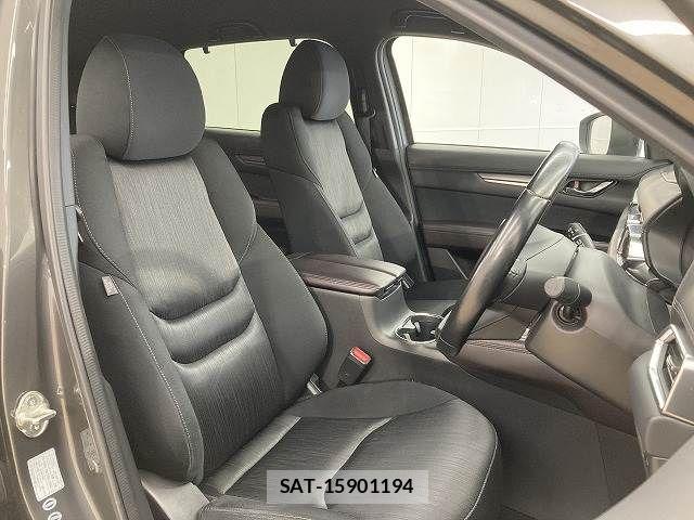Mazda CX-8 2018-03 8245005-4