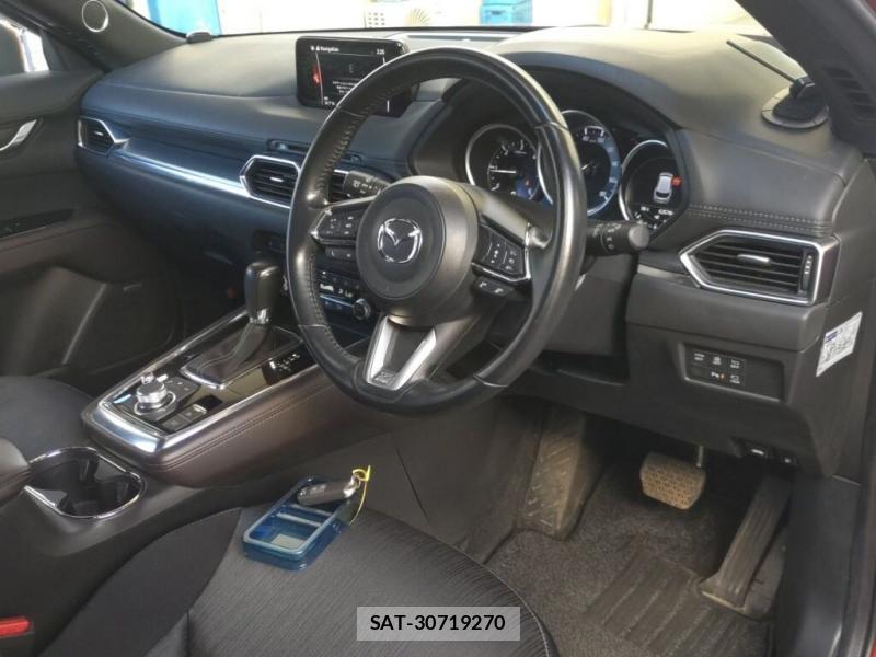 Mazda  2019-02 8351496-4
