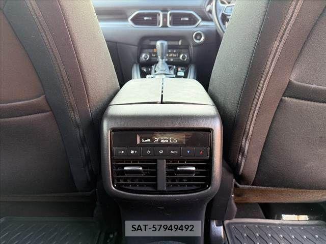 Mazda CX-8 2021-03 8365422-27