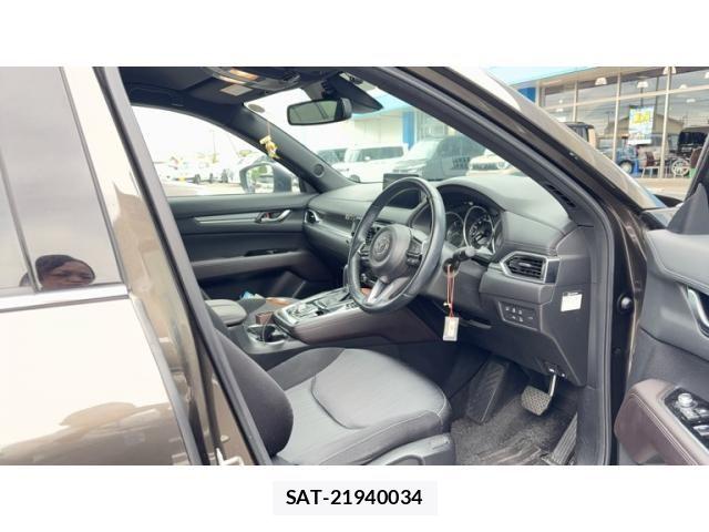 Mazda CX-8 2020-09 8411915-4