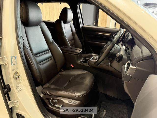Mazda CX-8 2018-04 8411919-9