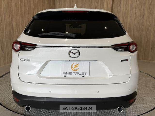 Mazda CX-8 2018-04 8411919-21