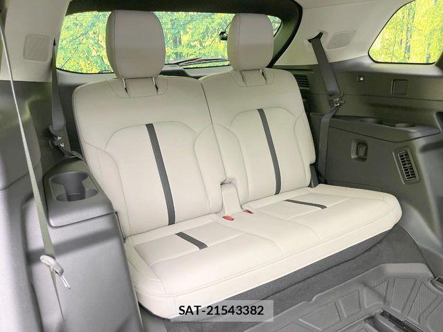 Mazda CX-80 2025-07 8245011-8