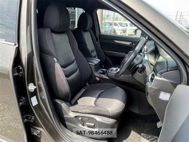 Mazda CX-8 2018-06 6690979-13