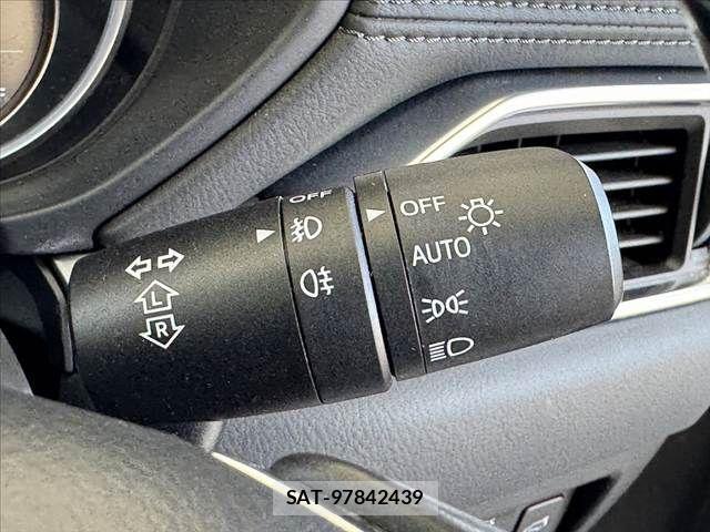 Mazda CX-8 2018-10 6751224-29
