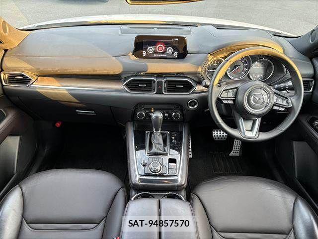 Mazda CX-8 2018-03 7217117-2