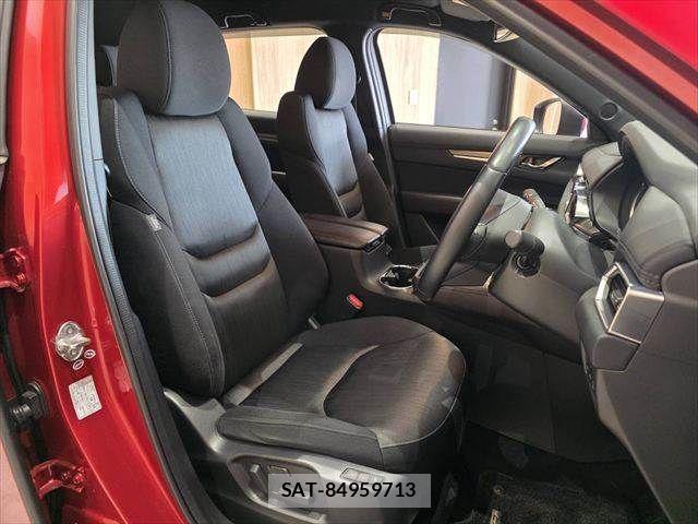 Mazda CX-8 2018-01 7217112-10