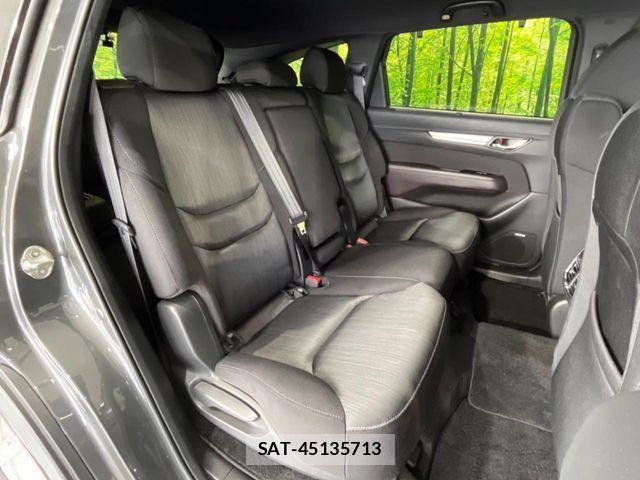 Mazda CX-8 2018-01 7217114-8