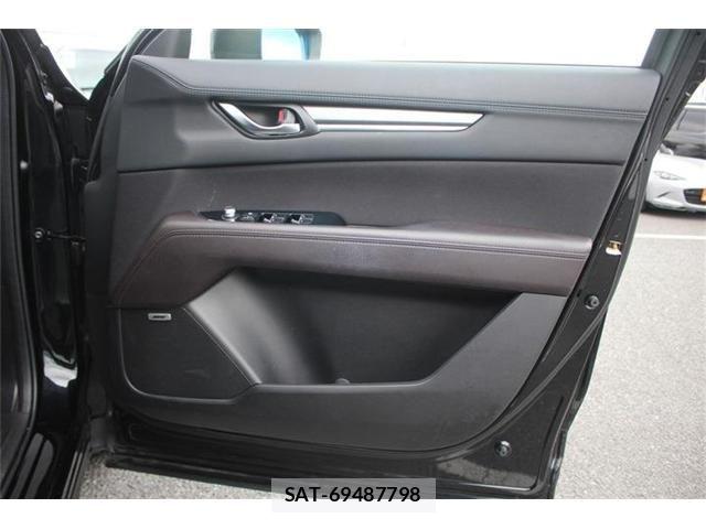 Mazda CX-8 2018-06 7217122-19