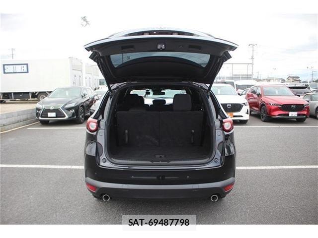 Mazda CX-8 2018-06 7217122-29