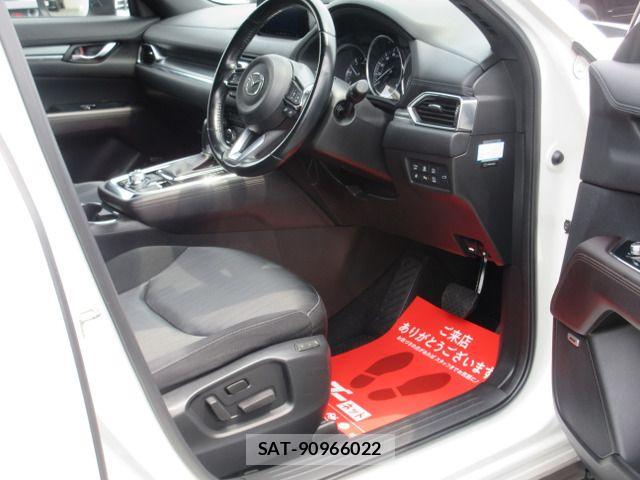 Mazda CX-8 2018-05 7500183-11