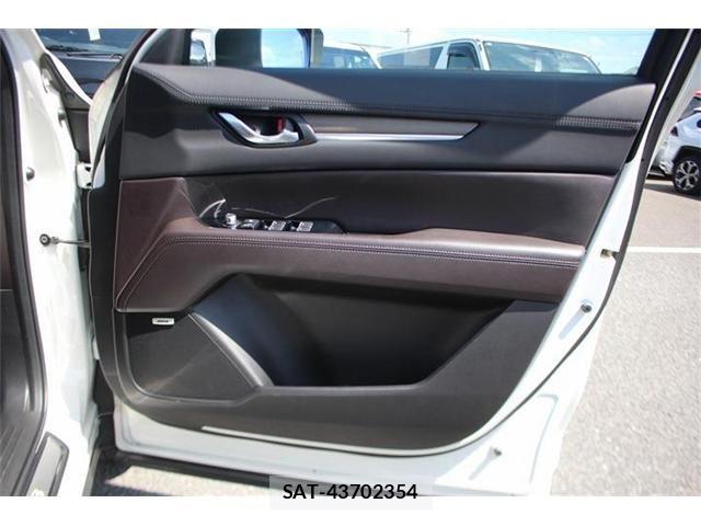 Mazda CX-8 2018-03 8335523-16