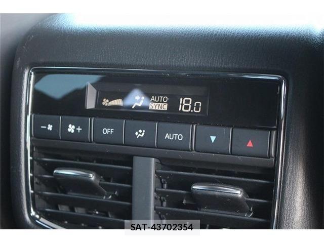 Mazda CX-8 2018-03 8335523-25