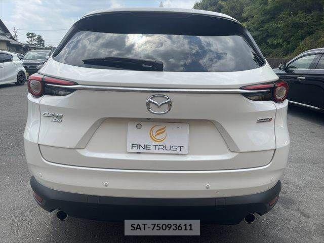 Mazda CX-8 2018-02 8626403-18
