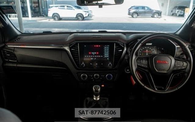 Isuzu D-MAX 2024 8714943-10