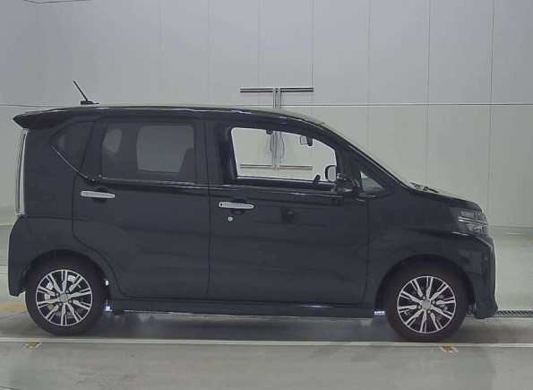 Daihatsu MOVE 2023-01 882102-2