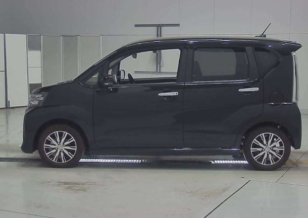 Daihatsu MOVE 2023-01 882102-3