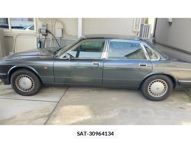 Daimler DAIMLER 1991-04 8561645-22