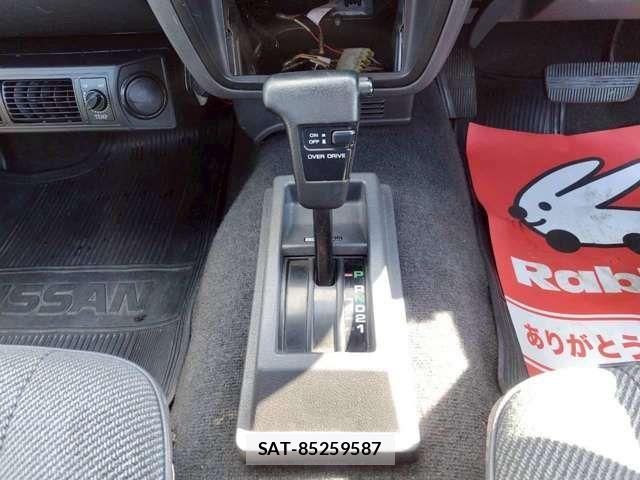 Nissan DATSUN PICKUP 1994-03 3666259-10