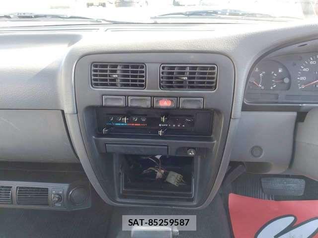 Nissan DATSUN PICKUP 1994-03 3666259-11