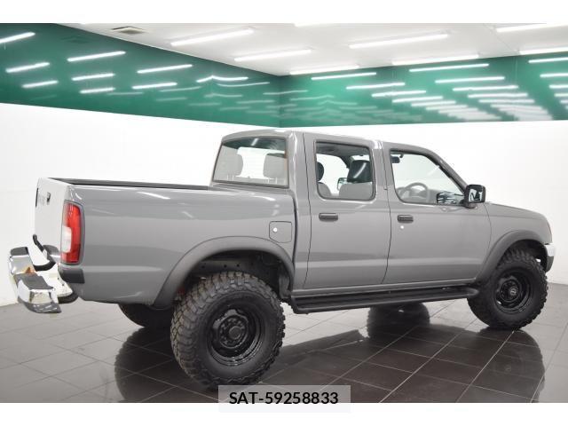Nissan DATSUN PICKUP 2002-04 1312512-3