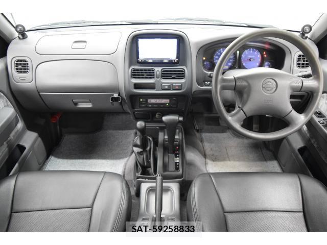 Nissan DATSUN PICKUP 2002-04 1312512-6