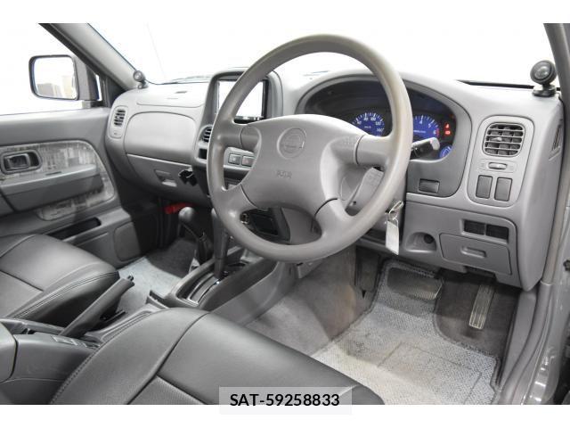 Nissan DATSUN PICKUP 2002-04 1312512-7