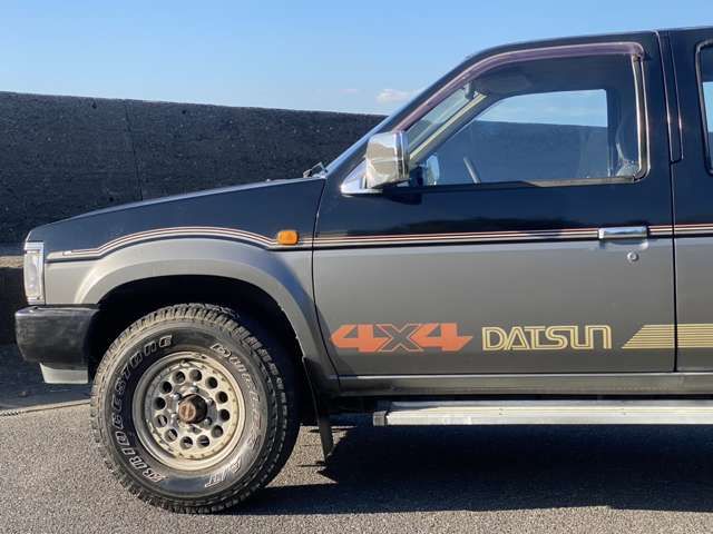 Nissan DATSUN PICKUP 1989-10 1544313-19