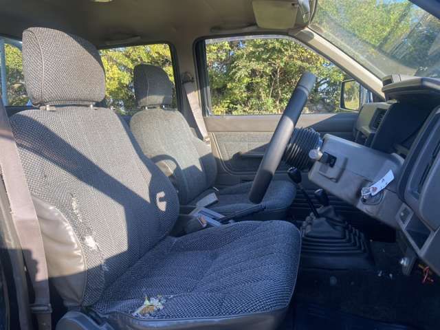 Nissan DATSUN PICKUP 1989-10 1544313-2