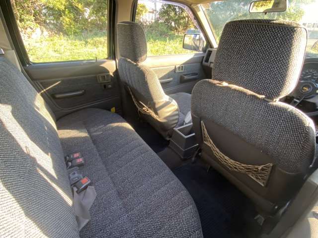 Nissan DATSUN PICKUP 1989-10 1544313-3