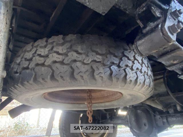Nissan DATSUN PICKUP 1988-11 4937697-9