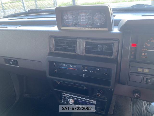 Nissan DATSUN PICKUP 1988-11 4937697-17