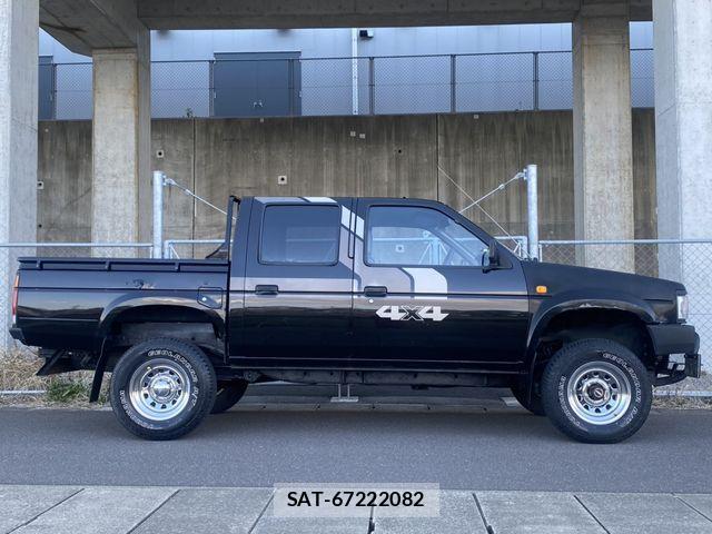 Nissan DATSUN PICKUP 1988-11 4937697-6