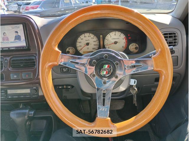Nissan DATSUN PICKUP 1999-10 7357476-18